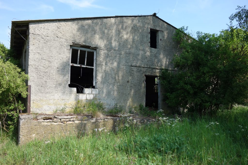 Stallanlage vor dem Abriss